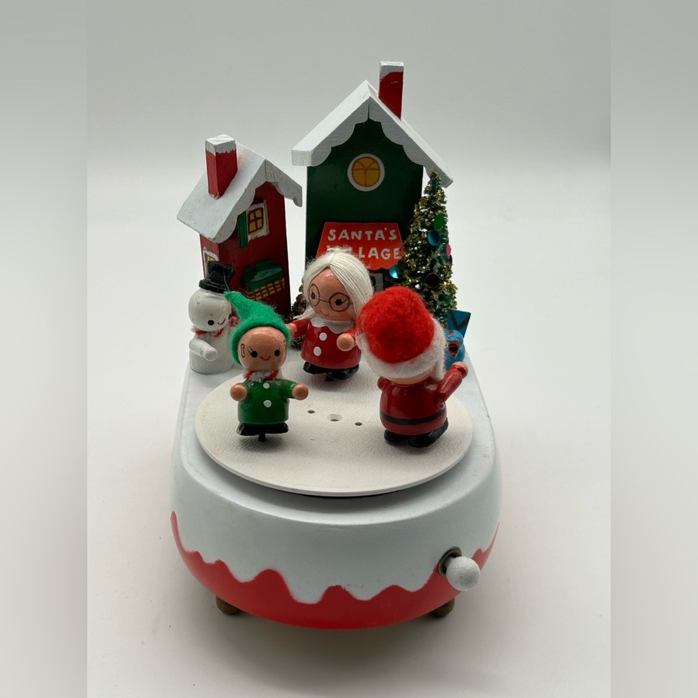 VTG 1980 Enesco Santa’s Village Wood Music Box We Wish You A Merry Christmas
